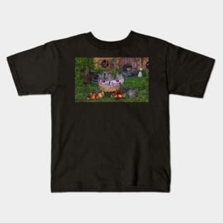 mice meal time Kids T-Shirt